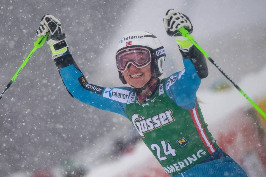 L&#39;esultanza della norvegese Ragnhild Mowinckel dopo la gara di slalom gigante femminile, Coppa del mondo di Sci alpino a Semmering, Austria ( (Epa)